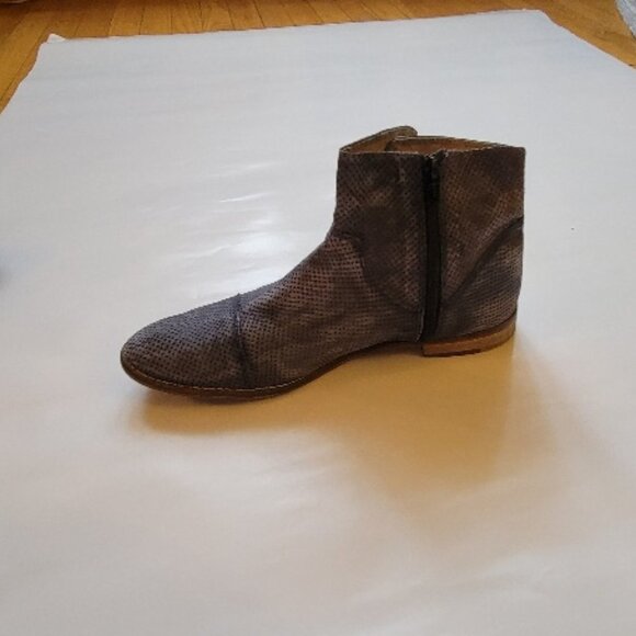 FREE PEOPLE WOMENS SUEDE BOOTIES SIZE 40 - Picture 5 of 10